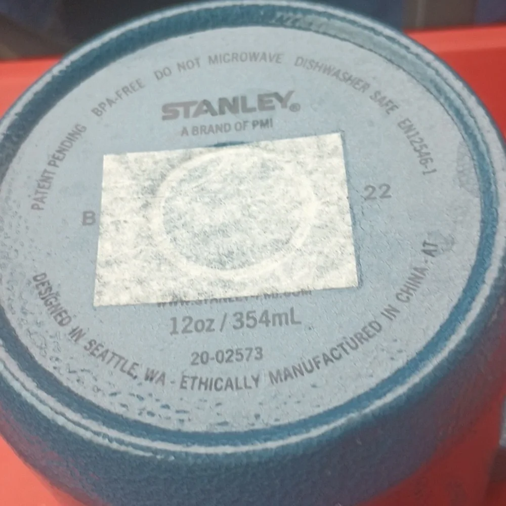 Stanley Navy Blue Insulated Travel Mug with Handle - Picture 3 of 5